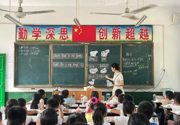 多媒体教学设备全掩盖优