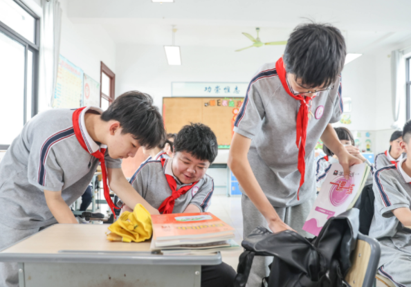 让孩子燃起对校园日子的