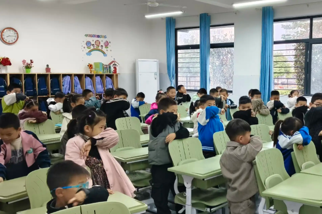 同学们接纳自我学会沟通以积极阳光的心态迎候新学期 同学们接纳自我学会沟通以积极阳光的心态迎候新学期